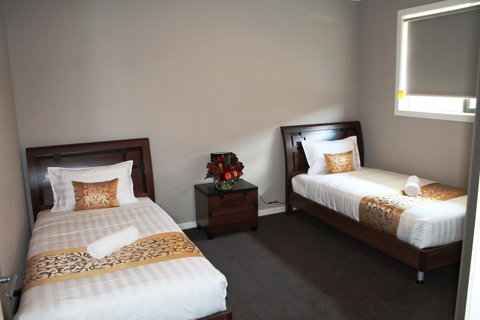 Atarhi Villas - Melbourne - Winery Find 6