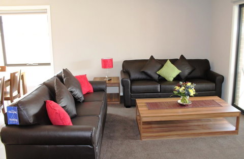 Atarhi Villas - Melbourne - Winery Find 1