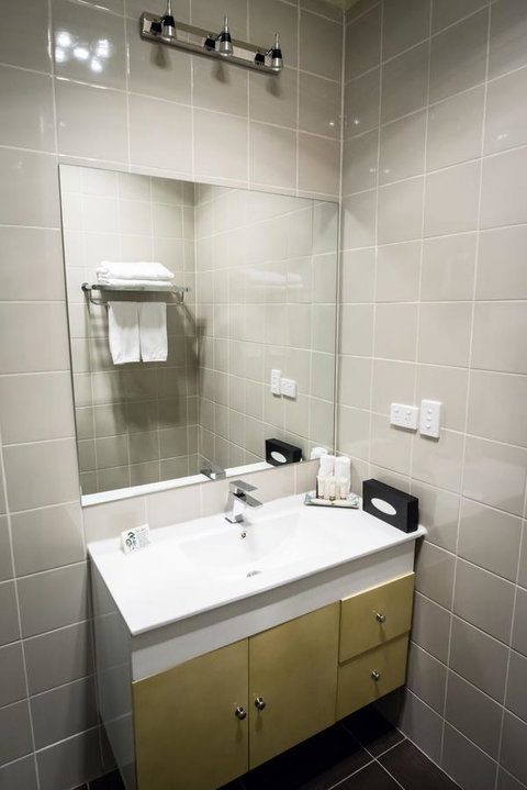 Best Western Melbourne Airport - Winery Find 31