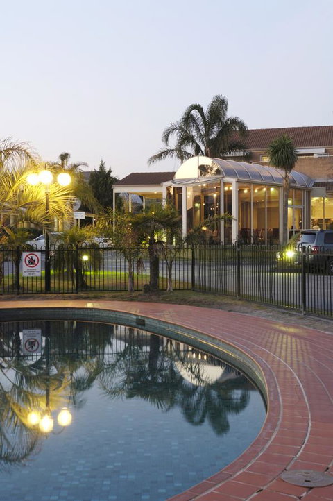 Best Western Melbourne Airport - Winery Find 12