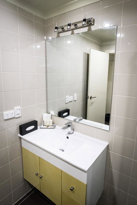 Best Western Melbourne Airport - Winery Find 30