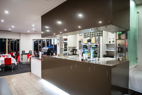 Best Western Melbourne Airport - Winery Find 38
