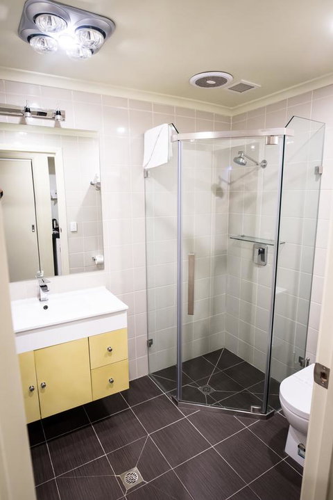 Best Western Melbourne Airport - Winery Find 29