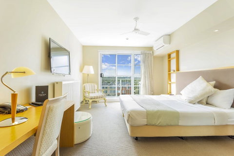 Deep Blue Hotel & Hot Springs - Winery Find 41