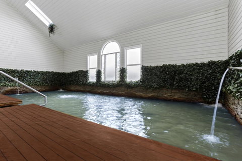 Deep Blue Hotel & Hot Springs - Winery Find 12