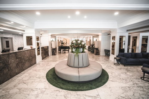 The Savoy Hotel On Little Collins Melbourne - Winery Find 1