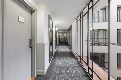 The Savoy Hotel On Little Collins Melbourne - Winery Find 21