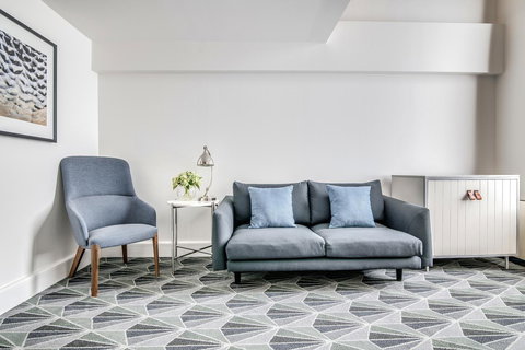 The Savoy Hotel On Little Collins Melbourne - Winery Find 8