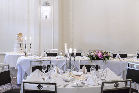 The Savoy Hotel On Little Collins Melbourne - Winery Find 23