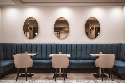 The Savoy Hotel On Little Collins Melbourne - Winery Find 4