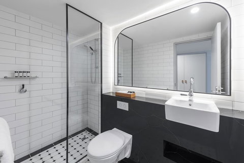 The Savoy Hotel On Little Collins Melbourne - Winery Find 14