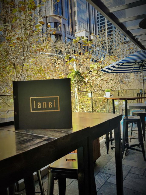 CitiClub Hotel Melbourne - Winery Find 32