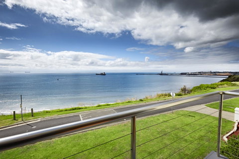 Clifftop Apartments Portland Vic - Winery Find 12