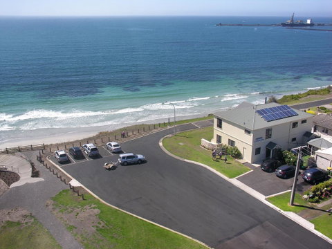 Clifftop Apartments Portland Vic - Winery Find 7