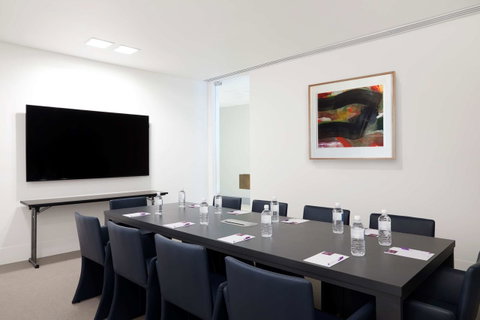Hyatt Place Melbourne Essendon Fields - Winery Find 25