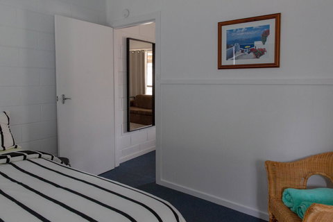 Prom Coast Apartments - Winery Find 1