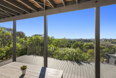 Beachside House - Winery Find 21