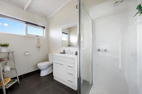 Beachside House - Winery Find 20