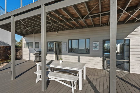 Beachside House - Winery Find 24
