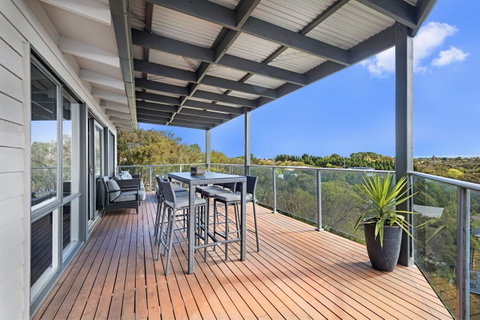 Beachside House - Winery Find 5