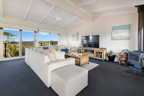 Beachside House - Winery Find 2