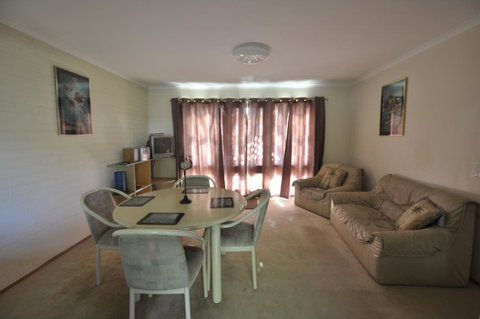 Ballymena Holiday Units - Winery Find 5