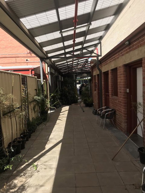CROWN CENTRAL BUSINESS DISTRICT MOTEL - NO UNDER 18s - Winery Find 14