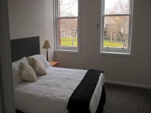 CROWN CENTRAL BUSINESS DISTRICT MOTEL - NO UNDER 18s - Winery Find 43