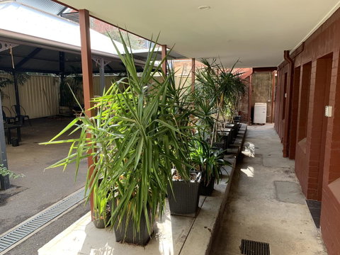 CROWN CENTRAL BUSINESS DISTRICT MOTEL - NO UNDER 18s - Winery Find 6