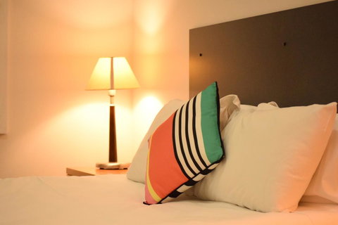 CROWN CENTRAL BUSINESS DISTRICT MOTEL - NO UNDER 18s - Winery Find 34