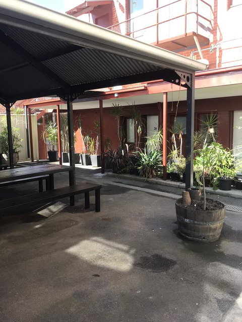 CROWN CENTRAL BUSINESS DISTRICT MOTEL - NO UNDER 18s - Winery Find 13