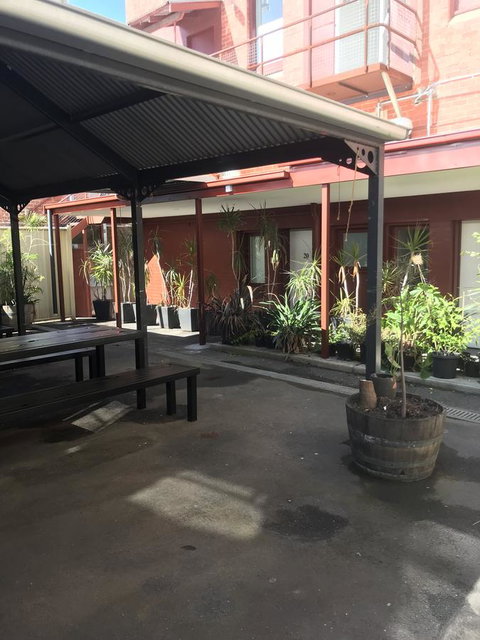 CROWN CENTRAL BUSINESS DISTRICT MOTEL - NO UNDER 18s - Winery Find 20