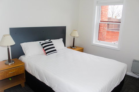 CROWN CENTRAL BUSINESS DISTRICT MOTEL - NO UNDER 18s - Winery Find 41