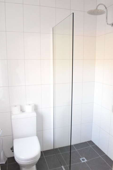 CROWN CENTRAL BUSINESS DISTRICT MOTEL - NO UNDER 18s - Winery Find 30