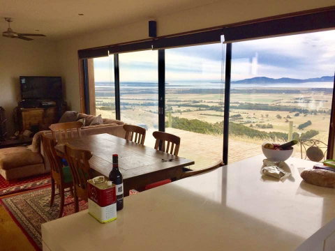 One Tree Hill Wilson Prom And Ocean Views - Winery Find 3