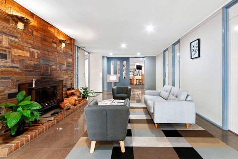 Quality Inn & Suites Traralgon - Winery Find 6