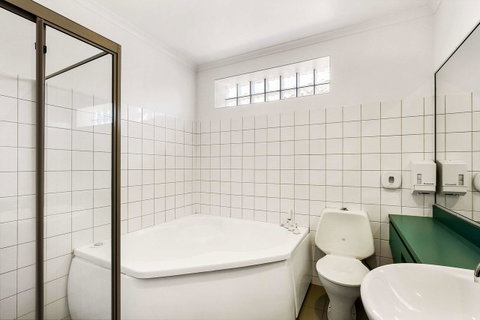 Quality Inn & Suites Traralgon - Winery Find 16