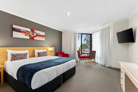 Quality Inn & Suites Traralgon - Winery Find 3