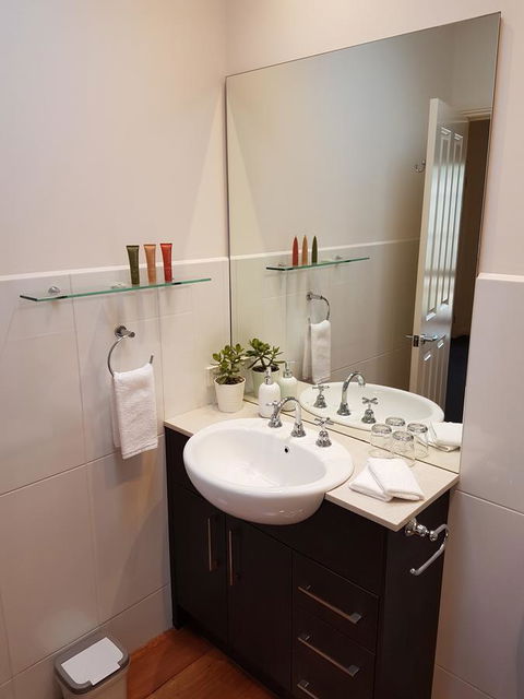 Healesville House - Fig Tree House - Winery Find 12