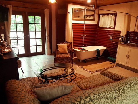 The Cabin - Winery Find 0