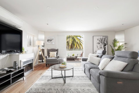 The Jetty Apartment By Ready Set Host - Winery Find 0