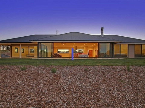 The Junction - Contemporary Meets River Country - Winery Find 0