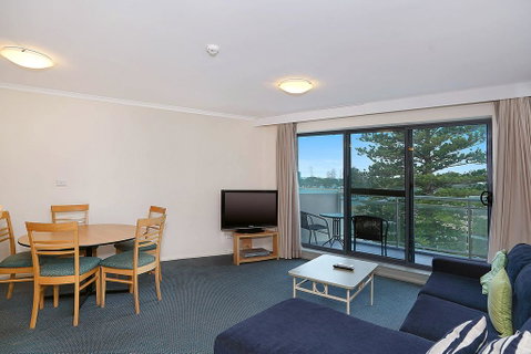 The Oaks Waterfront Resort, Unit 302 - Winery Find 2