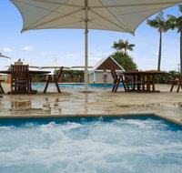 The Oaks Waterfront Resort Unit 303 - Winery Find