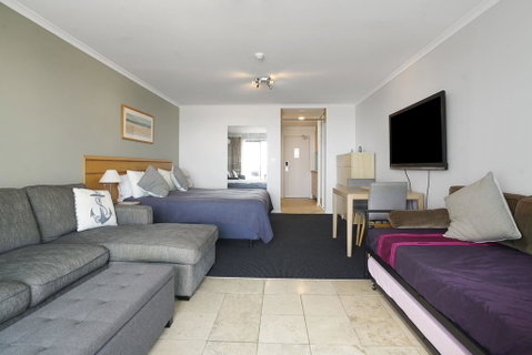 The Oaks Waterfront Resort, Unit 509 - Winery Find 3