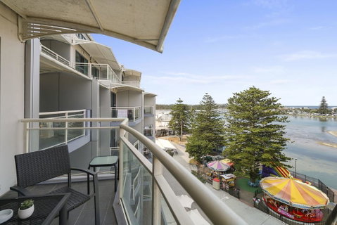 The Oaks Waterfront Resort, Unit 509 - Winery Find 1