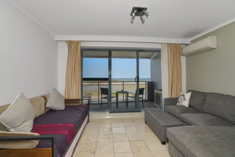 The Oaks Waterfront Resort, Unit 509 - Winery Find 2