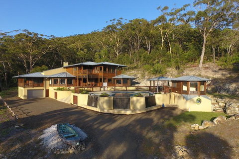 The Pool House - Winery Find 2
