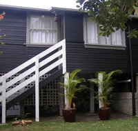 The Tree House 6 Gowing Street - Winery Find