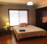 Thomastown antique house room 1 - Winery Find